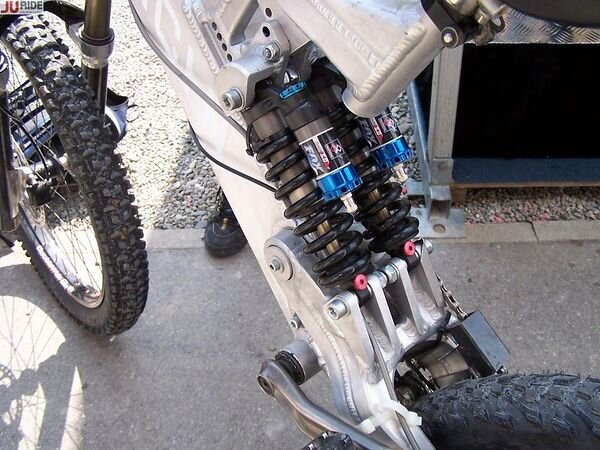 Dual shock rear suspension.jpg