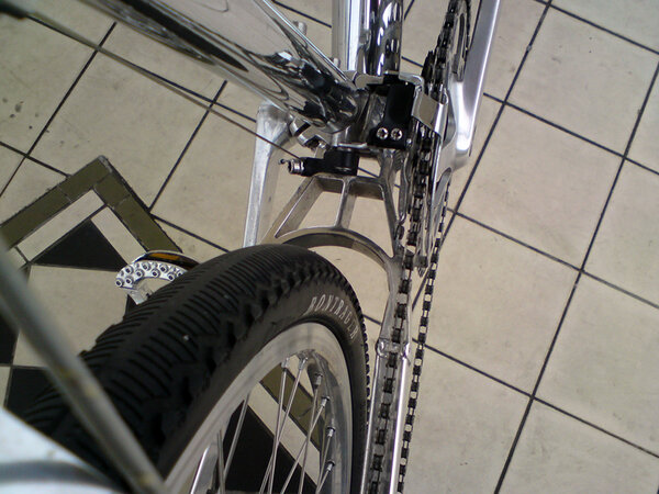 shiny-bike-tyre-and-frame-wee.jpg