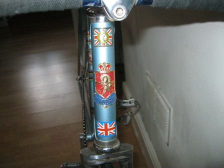 Holdsworth headbadge resized.JPG