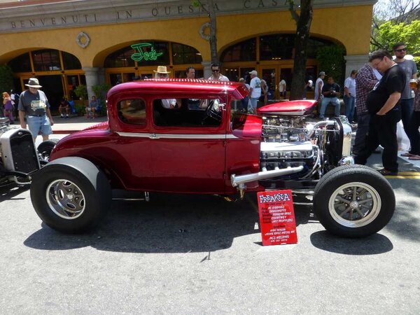 32 Ford 5 Window Coupe.jpg