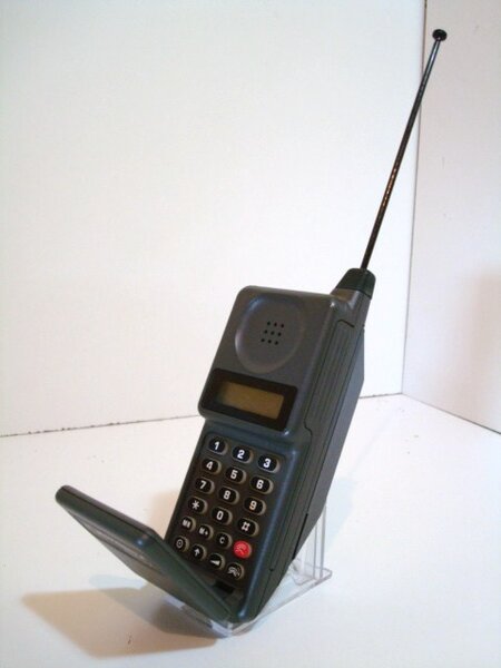 Motorola Flip Phone 2 (2).JPG
