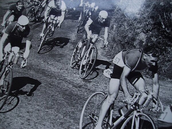 Interesting cycle race photo! 004.JPG
