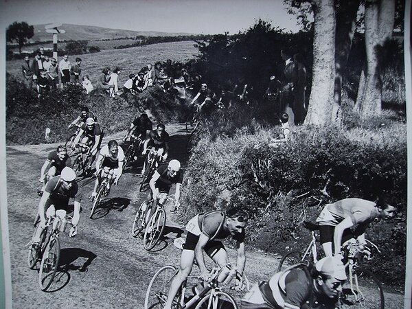 Interesting cycle race photo! 001.JPG