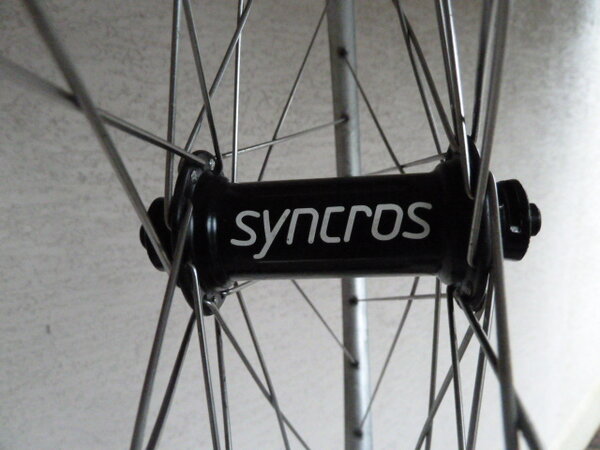 Syncros hubs 003.JPG