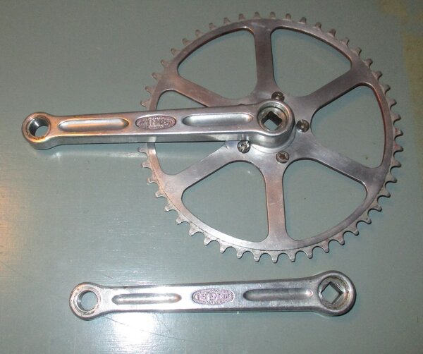 Stronglight 49D Chainset 1.jpg