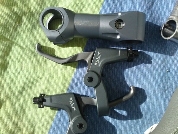 Pace stem and XTR levers.JPG