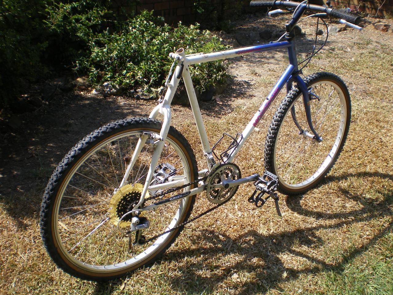 mongoose sycamore mountain bike