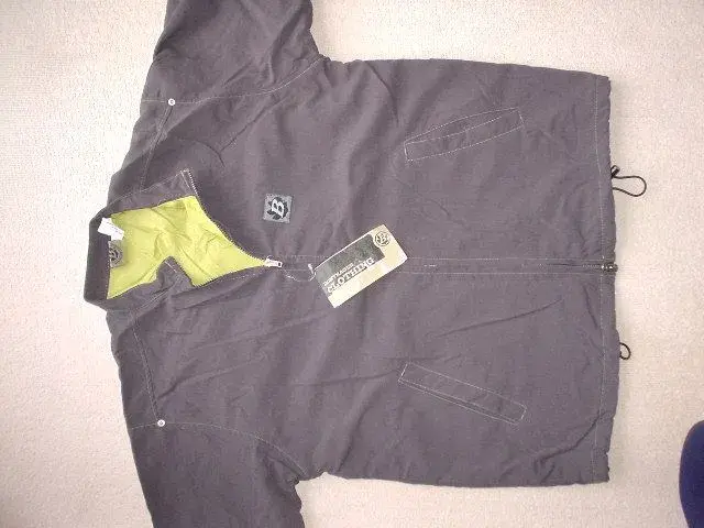 bontrager jacket.webp