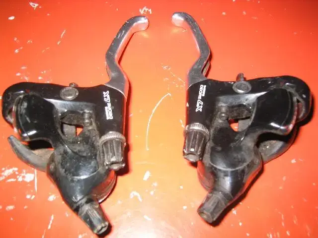 LX M562 shifters 003 (Small).webp