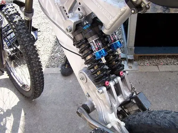 Dual shock rear suspension.webp