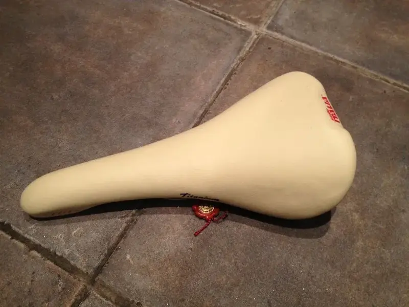 Creme Flite Red Label.webp
