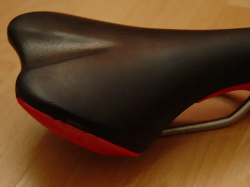 fizik-saddle-detail.webp