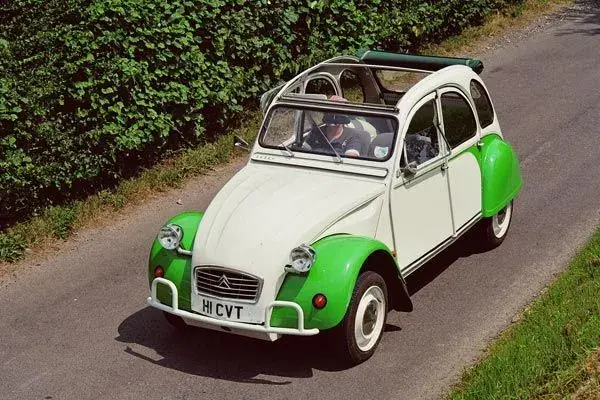 2cv dolly.webp