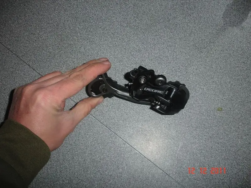 deore shadow.webp