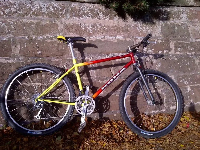 hot_CUSTOM_kona_paint_tet_teesdale_tom_18.webp