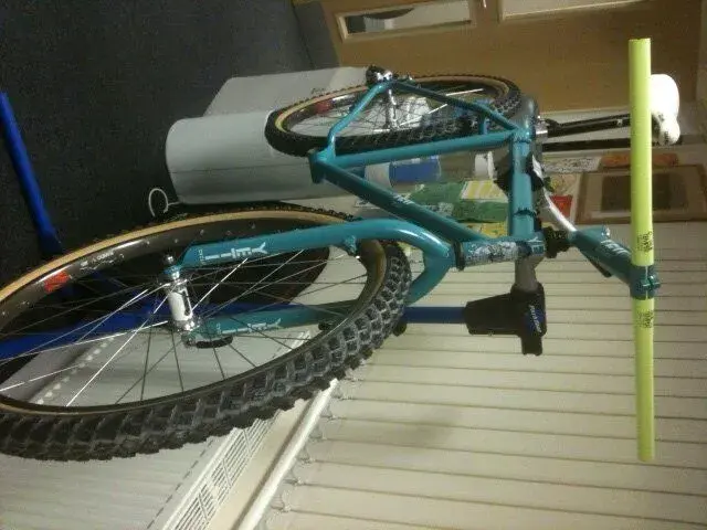 starting to look like a bike now.webp