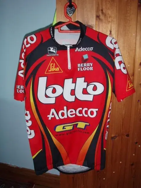 Lotto jersey.webp