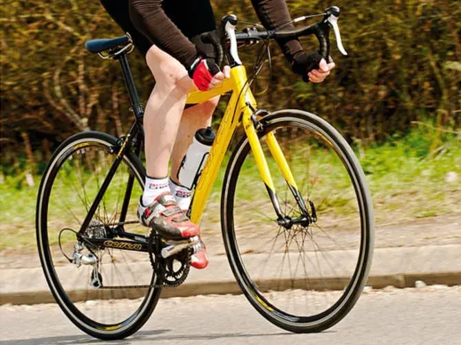 'Fudd', Lance Armstrong on his Halfords Carrera in a bid to save money! LOL.webp