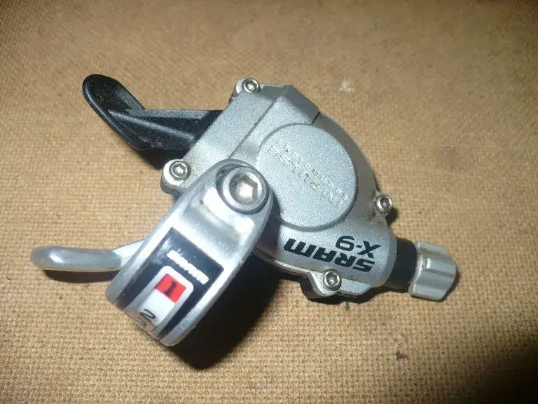sram3.webp