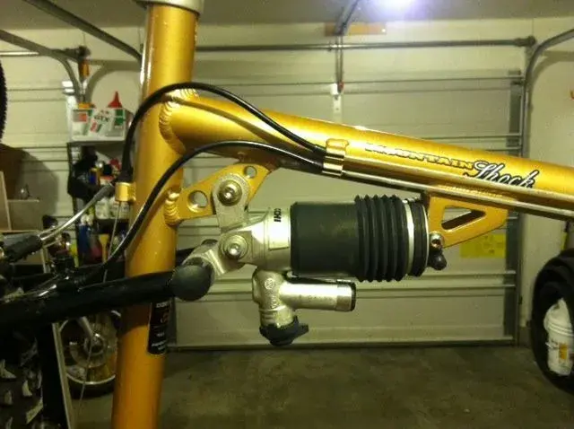 rear shock.webp