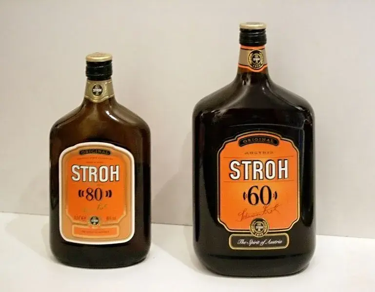 769px-Stroh-Rum.webp
