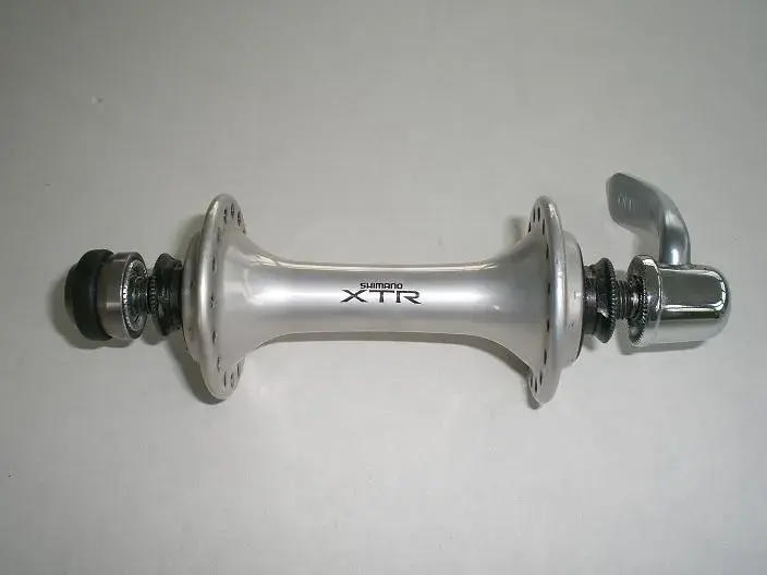 XTR M900 Fr 32h Hub.webp