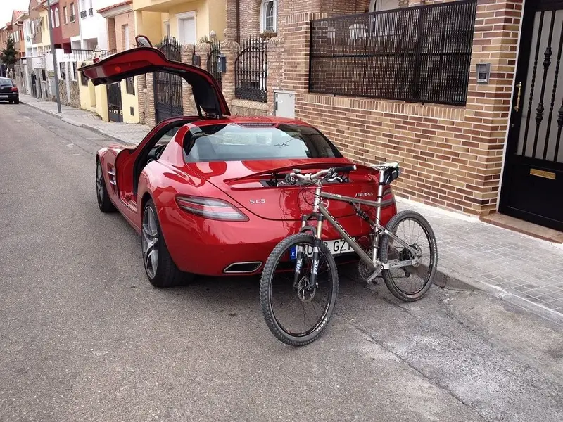 SLS 63 AMG Startrek.webp