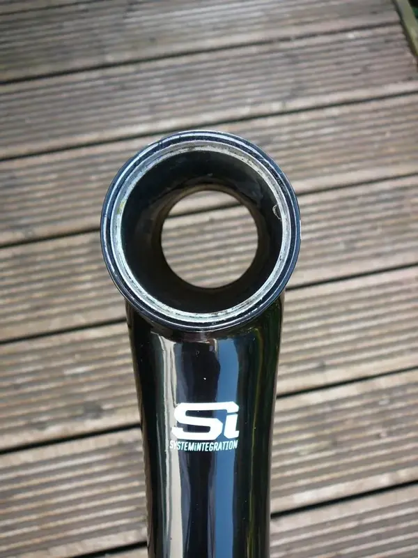 scalpel-headtube.webp