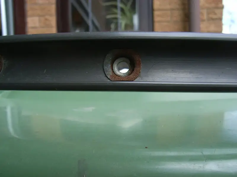 MA40 eyelet rust.webp