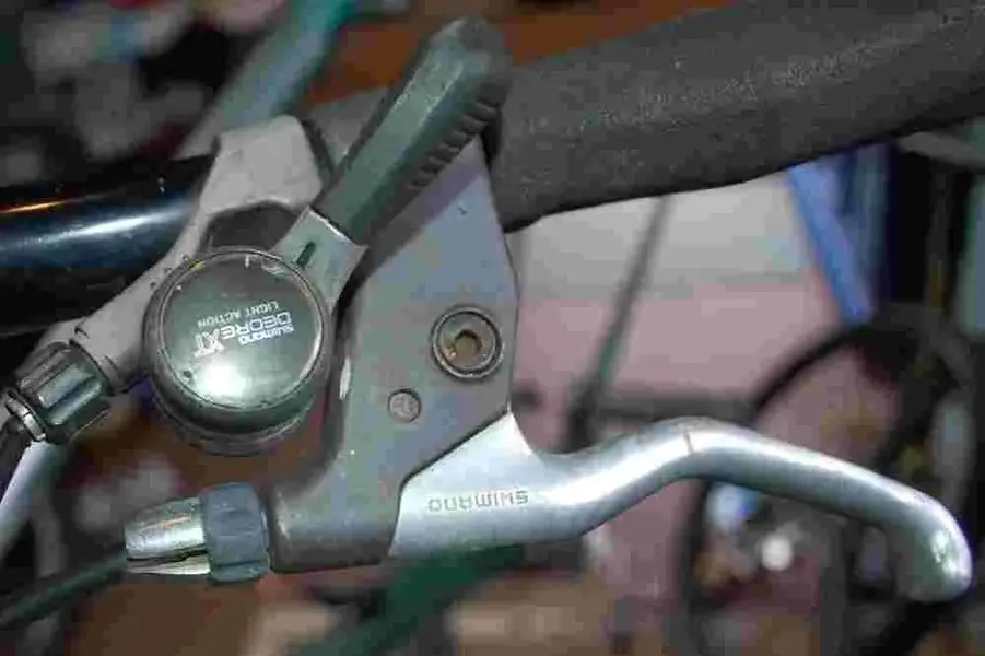 lever and thumbie reduced.webp