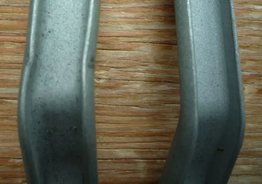 slightbend to right lever _left in pic.webp
