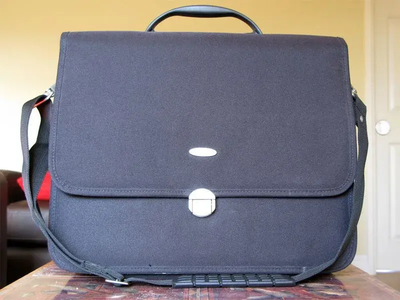 Techair 3101 Laptop Bag 2 RB.webp