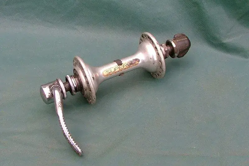 Suntour Superbe SF Front 36.A.webp