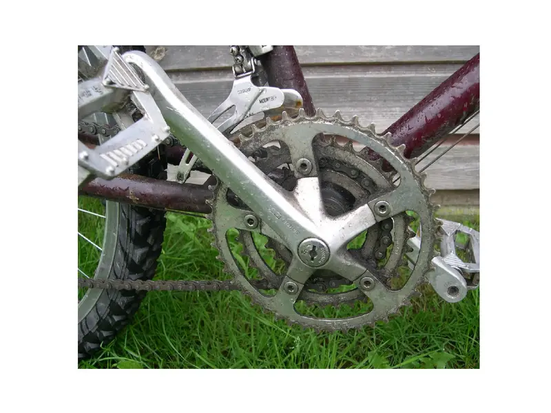 chains1.webp