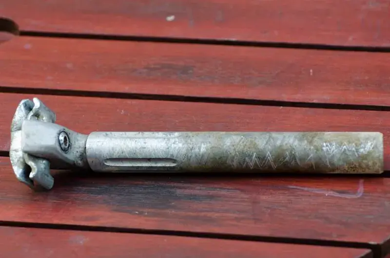 seatpost-before.webp