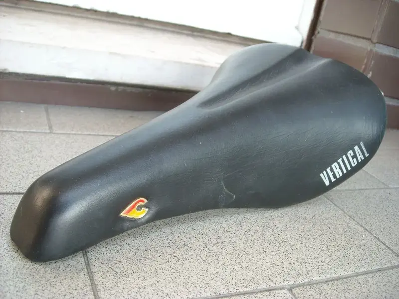 cinelli vertical saddle_04.webp