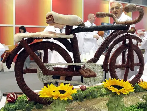 sausage-bicycle_1715204i.webp