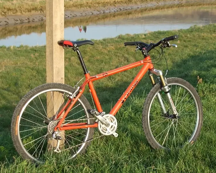 1998 Orange E4 size 17 w X-fly by Adur.webp