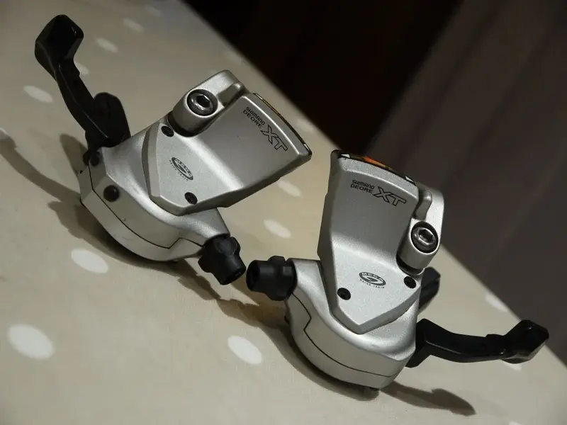M750 XT 3X9 speed shifters.webp
