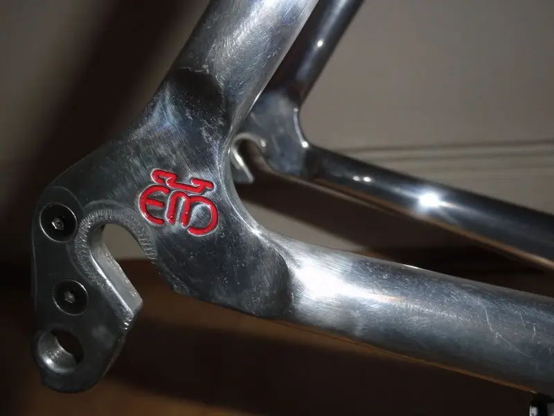 em2.webp