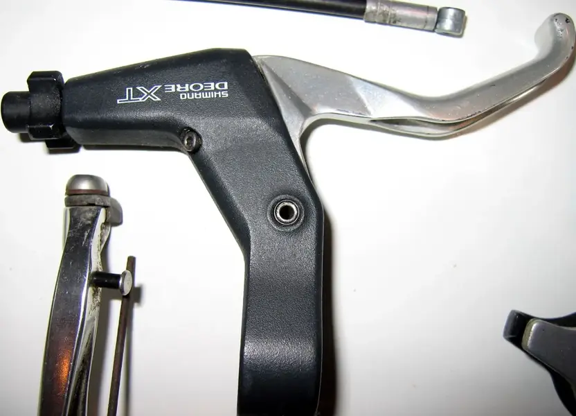 M739_lever.webp