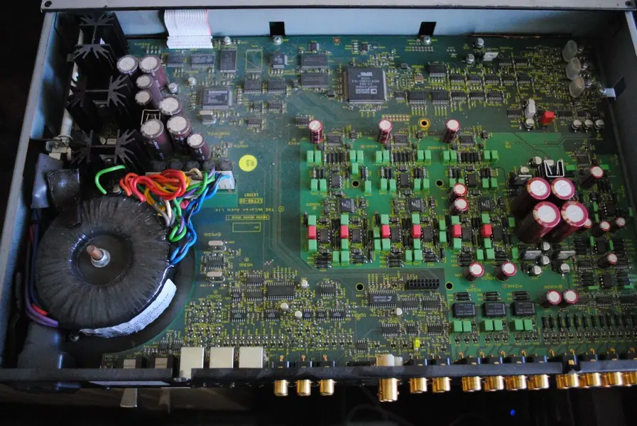 inside AV32R.webp