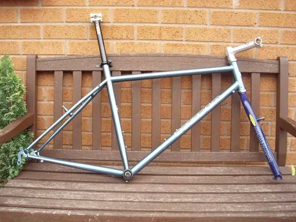 1992 Kilauea frame size 19 with original blue P2s.webp
