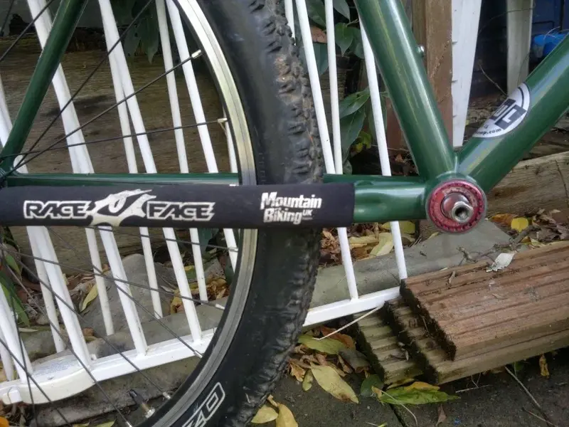 RACEFACE CHAINSTAY.webp