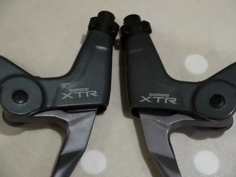 xtr v levers.webp