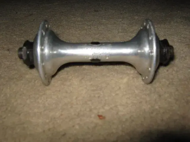 Campag Record Front Hub 007.webp