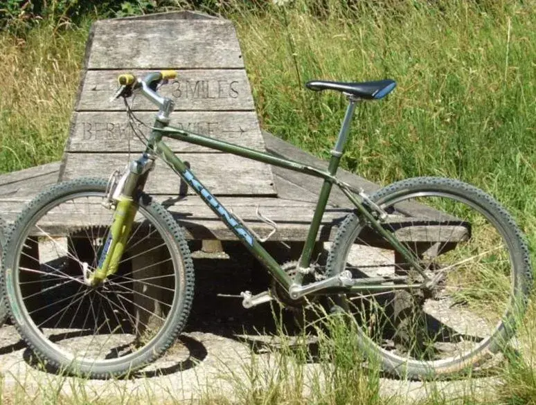 1996 Explosif size 18 w green Z2 Light.webp