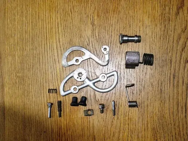 Nuovo record mech parts.webp