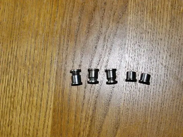 chain set bolts.webp