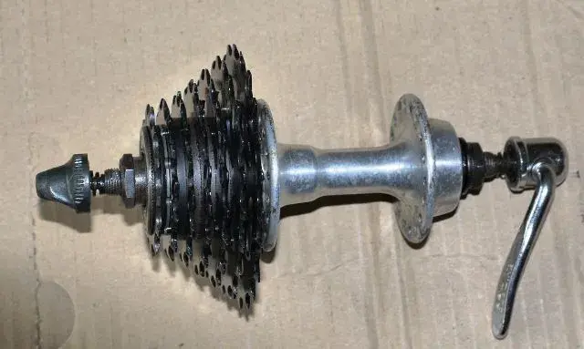 shimano hub and cassette2.webp